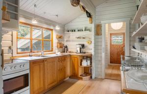 Gorgeous Home In Hadsund With Wifi