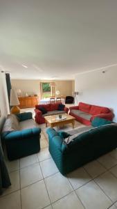 Maisons de vacances L Auvergne au bord de la piscine : photos des chambres
