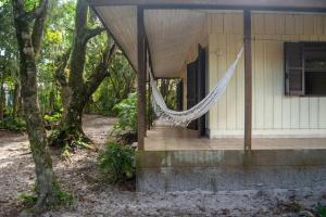Casa charmosa e pé na areia na Ilha do Mel - Nova Brasília