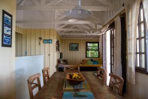 Casa charmosa e pé na areia na Ilha do Mel - Nova Brasília