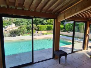 Lou Pei Magnifique vue mer Piscine chauffée 10x5m 5 ch 5sdb