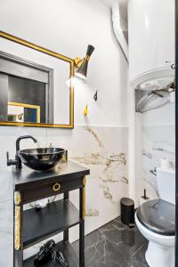 2 Steps from Sea - Air conditioning - 2 Bedrooms - Kitchen - Wifi - Tramway