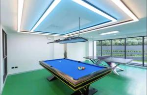 Chiang Mai Luxury Community The one pool view facing the super large swimming pool community