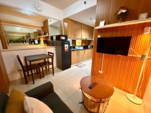 Cozy, budget-friendly stay for families and friends at Shell Residences by ONE Guest Place