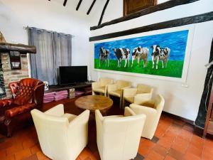 Farmhouse in Sint Joost with Pool & BBQ