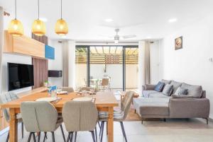 Serenity Suites 1 - Appartement Luxueux 4 personnes à 3 min de la plage