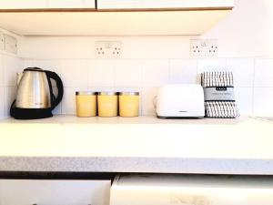 Birmingham City Centre Apartment Lift TV