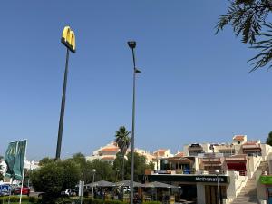 Bellavista Modern Comfort, 3 Balcony, Family Apartment with Wi-Fi