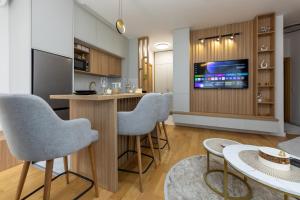 Balkan Square Gold Dorotea-centar