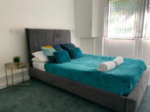 Tudors eSuites Two Bedroom Central Apartments - 6&6AU