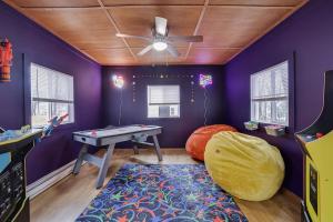 Hot tub - Game Loft & Arcade - 2 King Beds - Pet Friendly