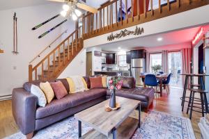 Hot tub - Game Loft & Arcade - 2 King Beds - Pet Friendly
