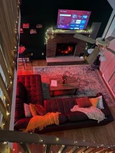 Hot tub - Game Loft & Arcade - 2 King Beds - Pet Friendly