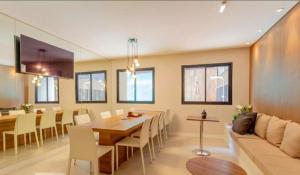 Studio for 02 guests WIFI 300MB air conditioner only twoo minutes of subway station LUZ SP