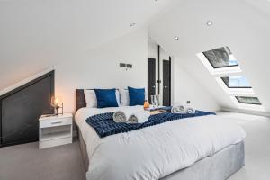 Luxury Top Floor Apt Free Parking