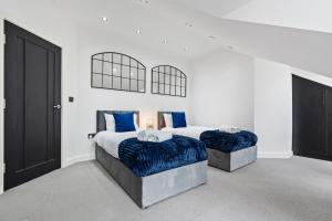 Luxury Top Floor Apt Free Parking