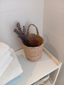 Apartment Vadrózsa, Privatgarten mit Seeblick