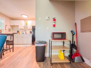 NEW - Mins to Manchester - Concord - Riverfront