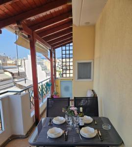 Acropolis View Sky Suite with Jacuzzi near Metro