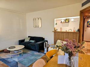 Appartements Superbe Duplex les pieds dans l'eau Vue Lac et Chateau avec Plage et parking Prives : photos des chambres