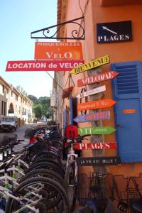 Appartements Vue mer et sur les iles d-or d-Hyeres : photos des chambres