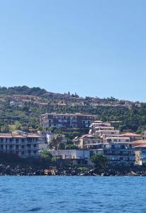 Drea Acitrezza Luxury Home