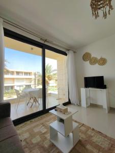 G-cribs studio pool view