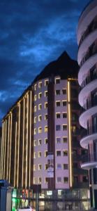 Balkan Square Gold Dorotea-centar