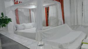 Tulivu Studio 2nd Floor Apartment & Great Balcony View