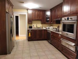 Full Kitchen AC Share Bathroom #2