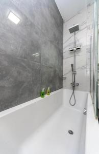 Nikira apartment 63 Smart Plaza Obolon metro Minsk