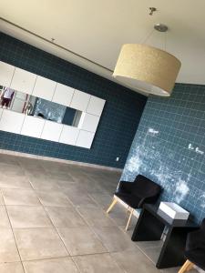 Belíssimo apartamento em condomínio bem localizado