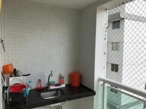 Belíssimo apartamento em condomínio bem localizado