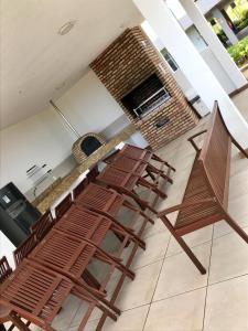 Belíssimo apartamento em condomínio bem localizado