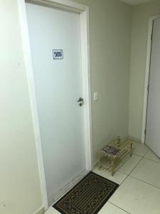 Belíssimo apartamento em condomínio bem localizado