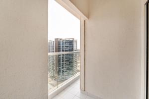 Stylish 1BR with Burj & Canal View