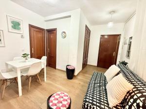 Metro Anton Martin 01 AMCH Hospedaje