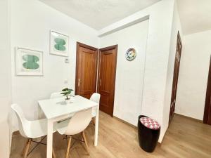 Metro Anton Martin 01 AMCH Hospedaje