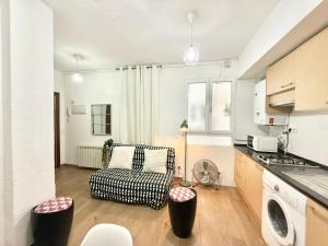 Metro Anton Martin 01 AMCH Hospedaje