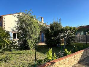 Maisons de vacances Maison avec Clim grand jardin entre plages et village : photos des chambres