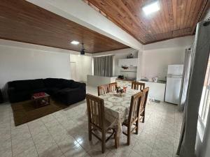 Departamento amueblado con Cine, balcón y céntrico