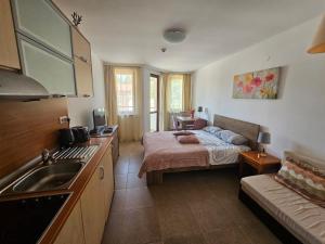 Cozy studio 125 in Villa Park