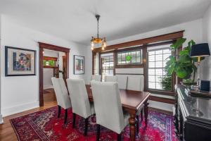 NEW! Updated South Hill Craftsman Sleeps 12!