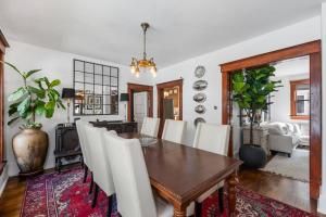 NEW! Updated South Hill Craftsman Sleeps 12!