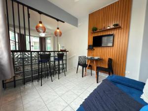 50m da PRAIA, VISTA Lateral para o MAR, Portaria 24hrs, Próximo do Shopping PRAIA-MAR, Em cima do Mercado Pão de Açucar