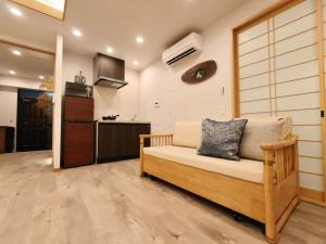 A2 Shinjuku JR St 8 mins 3 bedrooms and 1 living room 2bathrooms 2toilets Max 12P Direct to Shinjuku Ueno Ginza Shibuya Ikebukuro Yoyogi Shinagawa 新宿区 高田马场车站8分钟 3室1厅2浴室2卫生间 最大12人