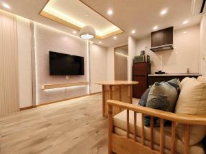 A2 Shinjuku JR St 8 mins 3 bedrooms and 1 living room 2bathrooms 2toilets Max 12P Direct to Shinjuku Ueno Ginza Shibuya Ikebukuro Yoyogi Shinagawa 新宿区 高田马场车站8分钟 3室1厅2浴室2卫生间 最大12人