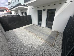 Nowa Apartmenty - parking lotniskowy