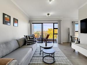 Rivers Edge Apartment in Rondebosch with Balcony