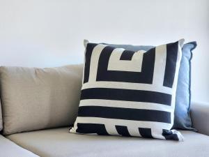 Rivers Edge Apartment in Rondebosch with Balcony